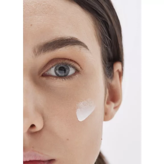 Babé Super Fluid Depigment+ SPF 50 arckrém 50 ml Babé Super Fluid Depigment+ SPF 50 arckrém 50 ml