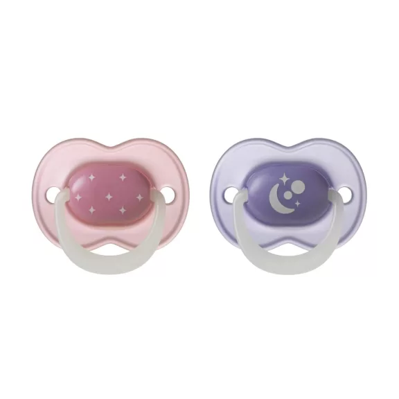 Tommee Tippee NightGlow éjszakai nyugtató cumi sterilizáló tokkal 6-18 hó 2 db Tommee Tippee NightGlow éjszakai nyugtató cumi sterilizáló tokkal 6-18 hó 2 db